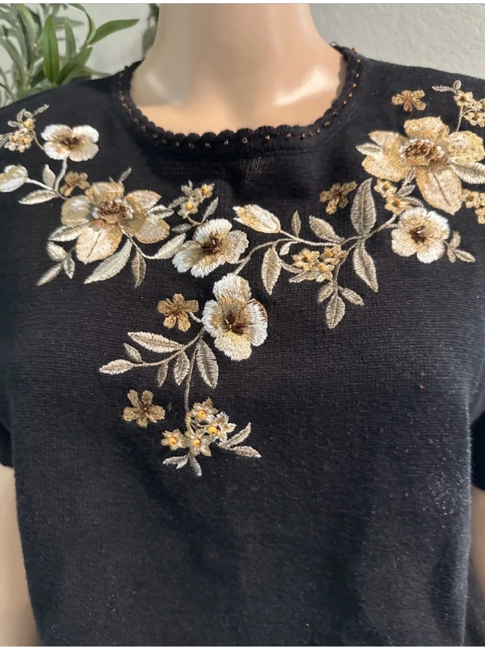 Alfre Dinner Black Floral Embroidered Short-Sleeve Knit Top PXL-0”3